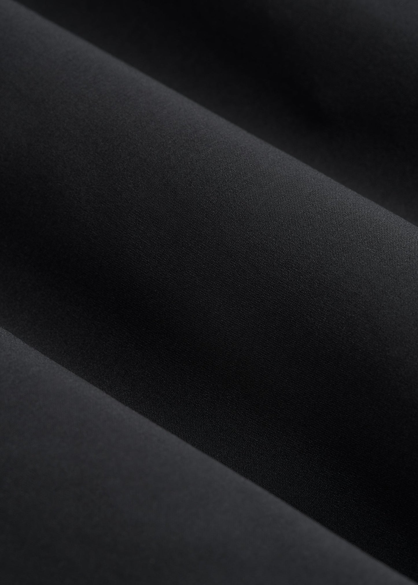 2-in-1 Featherweight Running Short for Tall Men in Black