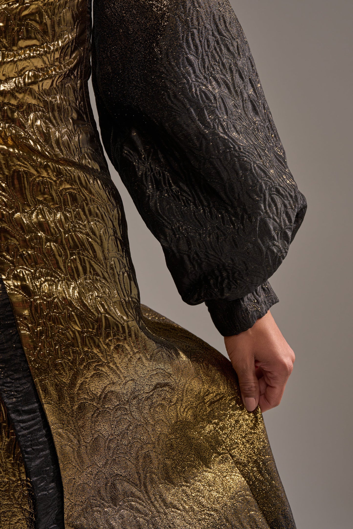 ALL ABOUT THE DRAMA OVERSIZED BLOUSE