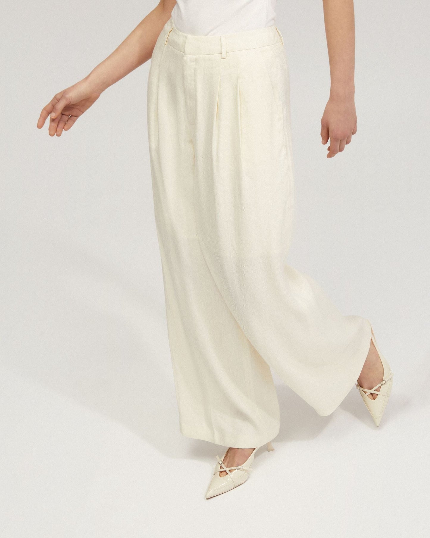 Sonia Linen Blend Front Pleat Pant