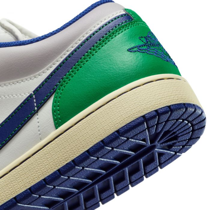 Air Jordan 1 Low Men's Shoes - 553558-147