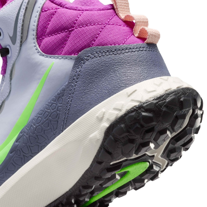 Nike Big Kids' Terrascout Boots with Reflective Design Accents – IH7683-002