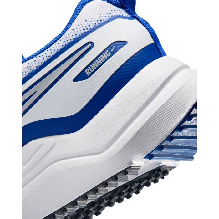 Nike Cosmic Runner Big Kids' Road Running Shoes – HM4402-104