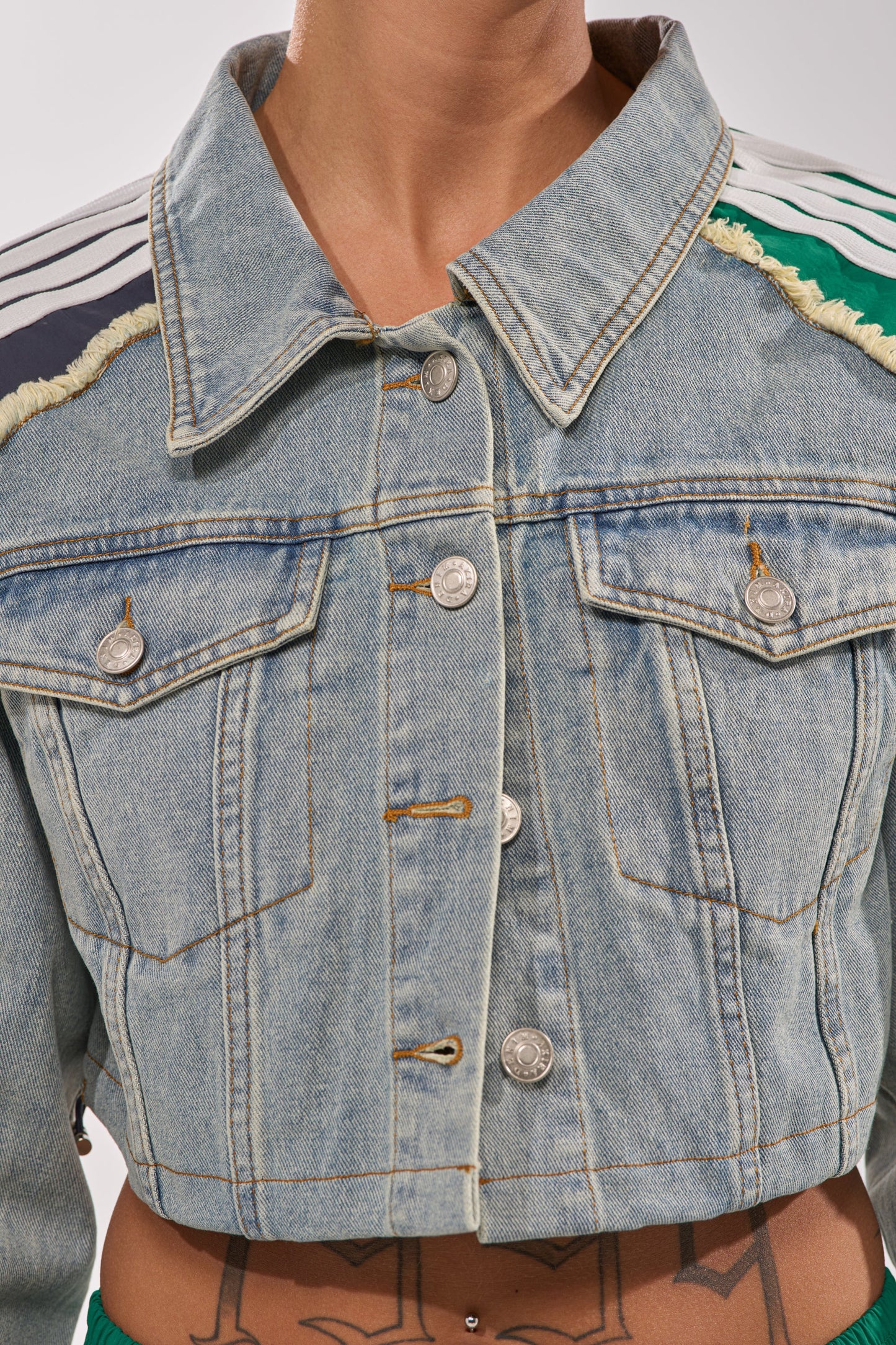 ALL AROUND THE WORLD DENIM JACKET