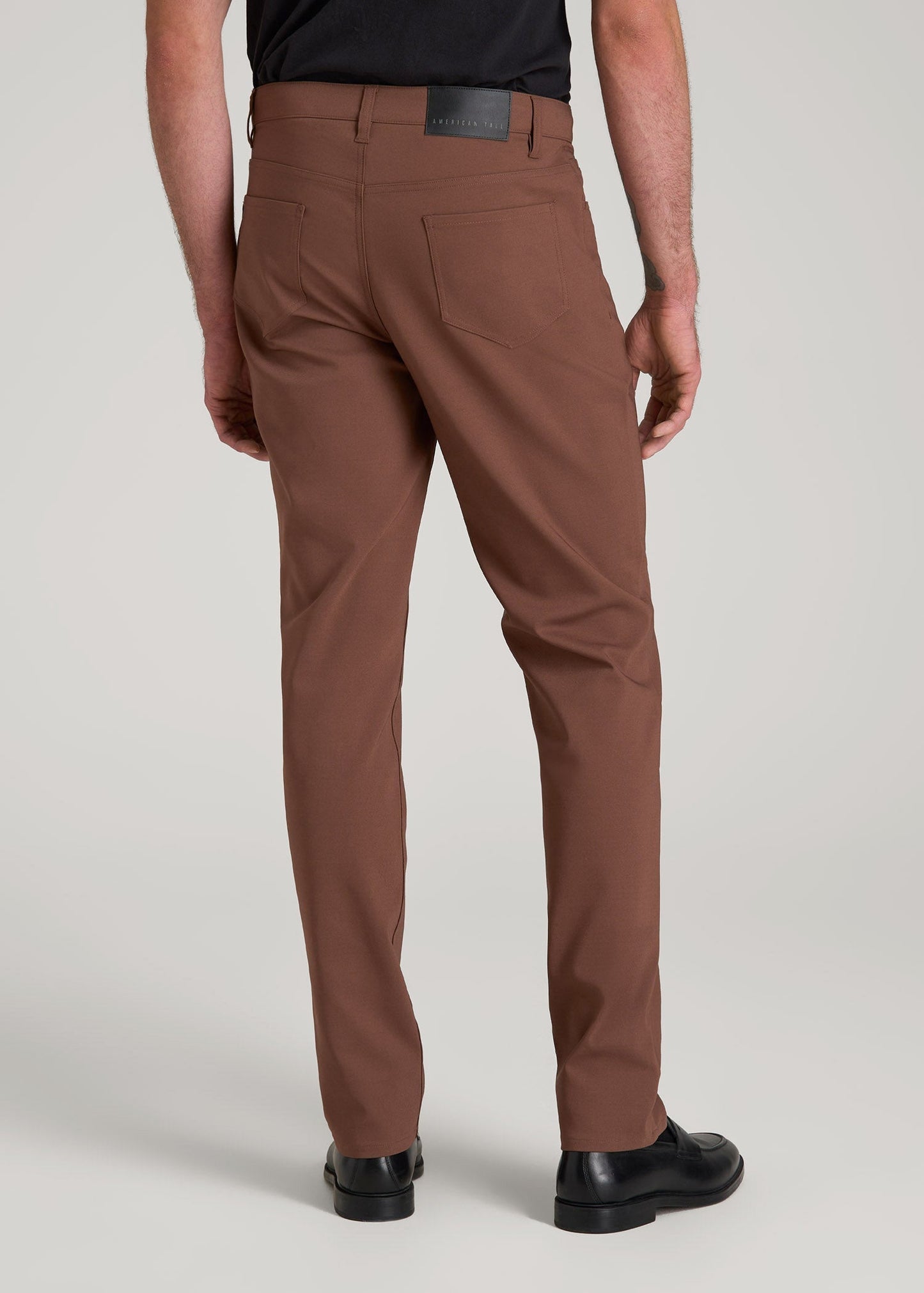 365 Stretch 5-Pocket TAPERED Pants for Tall Men in Otter Brown