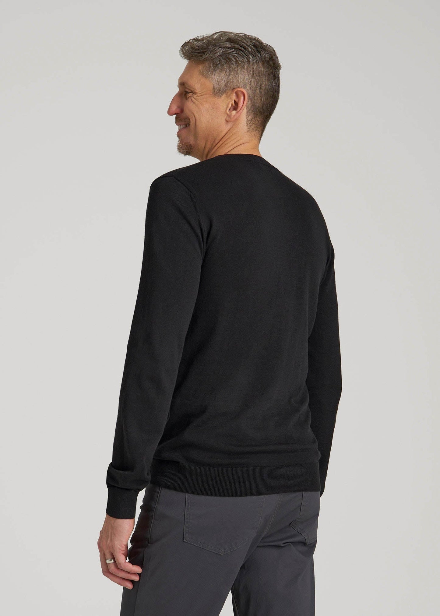 Everyday V-Neck Sweater for Tall Men in Black