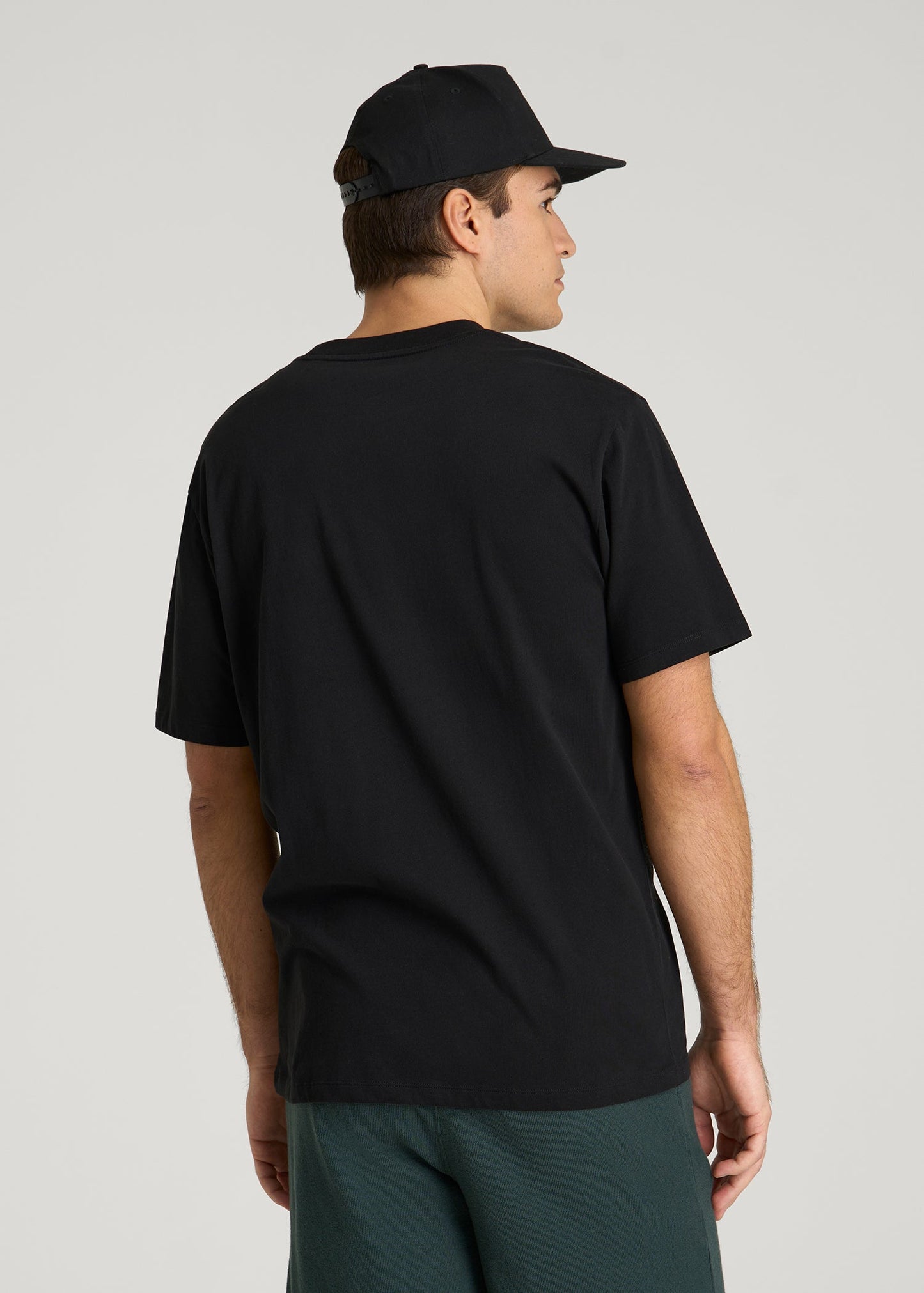 Crest Graphic Tee for Tall Men in Black