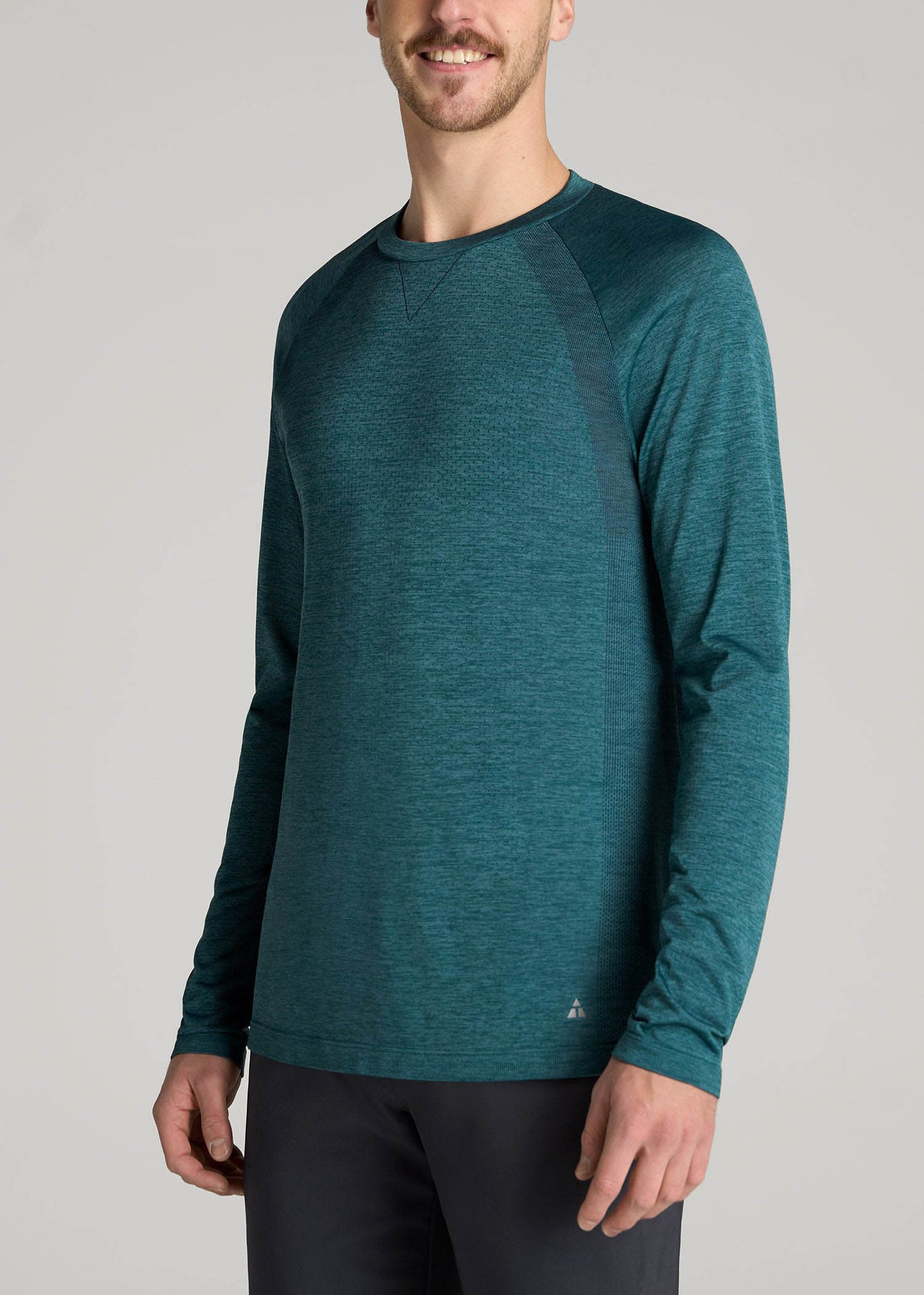 A.T. Performance MODERN-FIT Raglan Shirt for Tall Men in Teal Mix