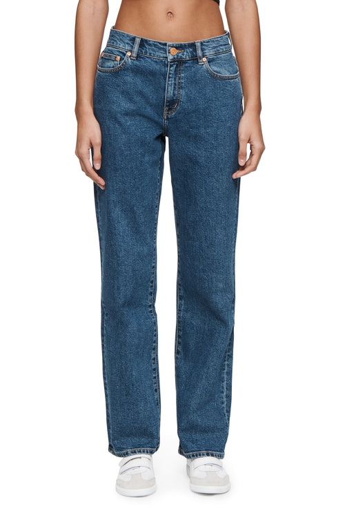 Slim Straight Back Cut Out
