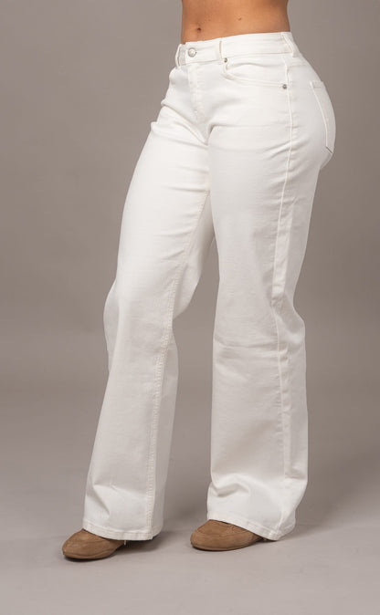 Womens Baggy Low Waisted Fitjeans - White