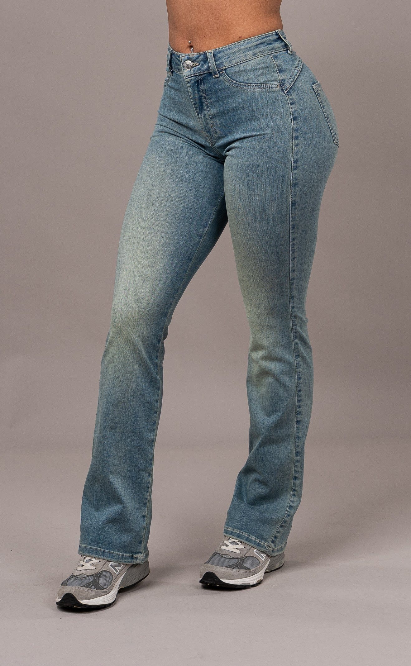 Womens Flared Mid Waisted Fitjeans - Distorted Blue