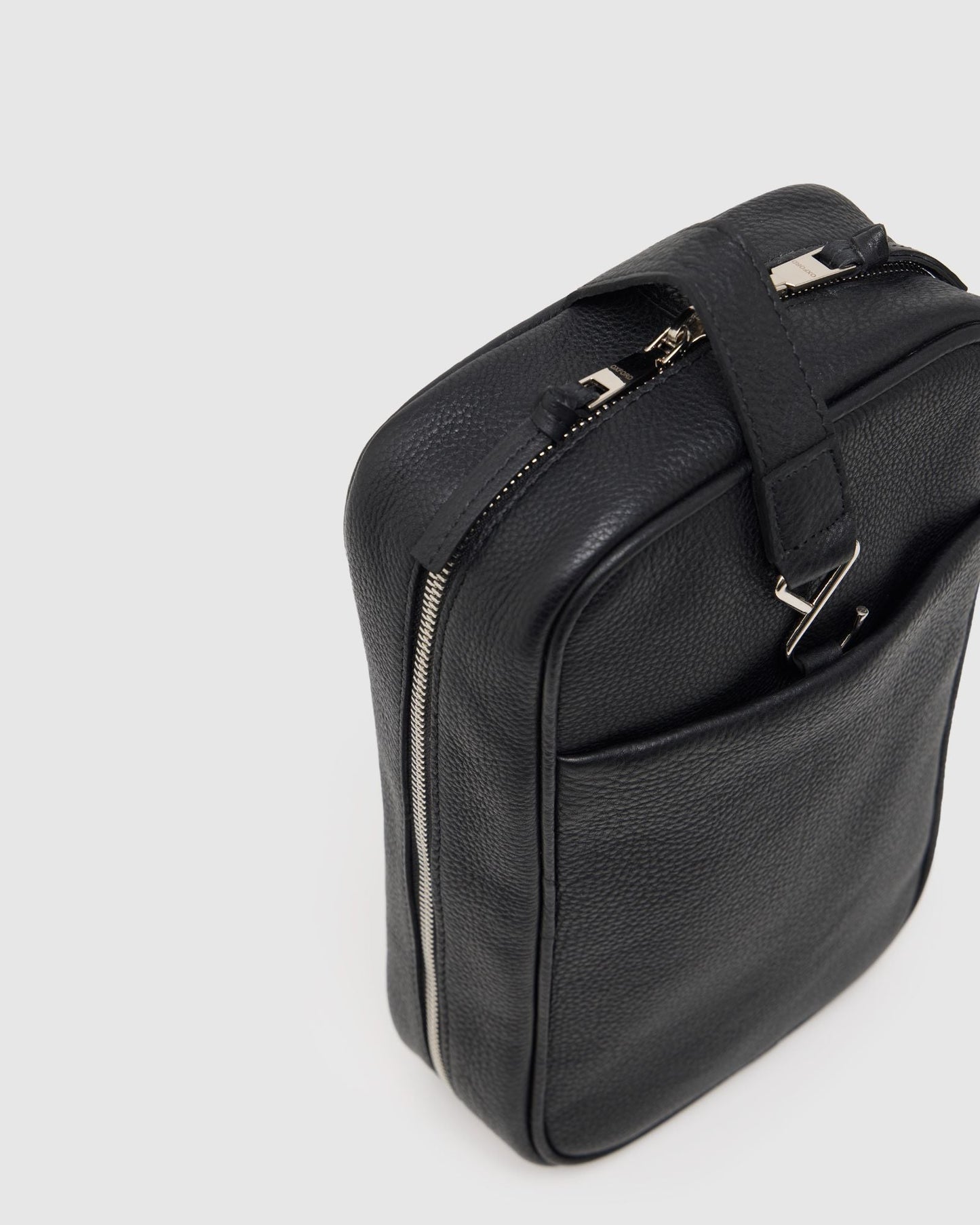Aaron Leather Washbag