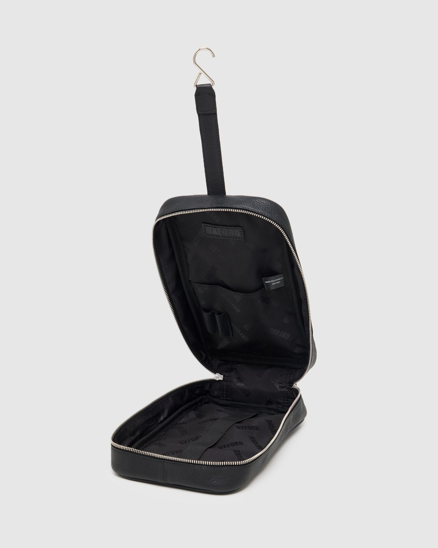 Aaron Leather Washbag