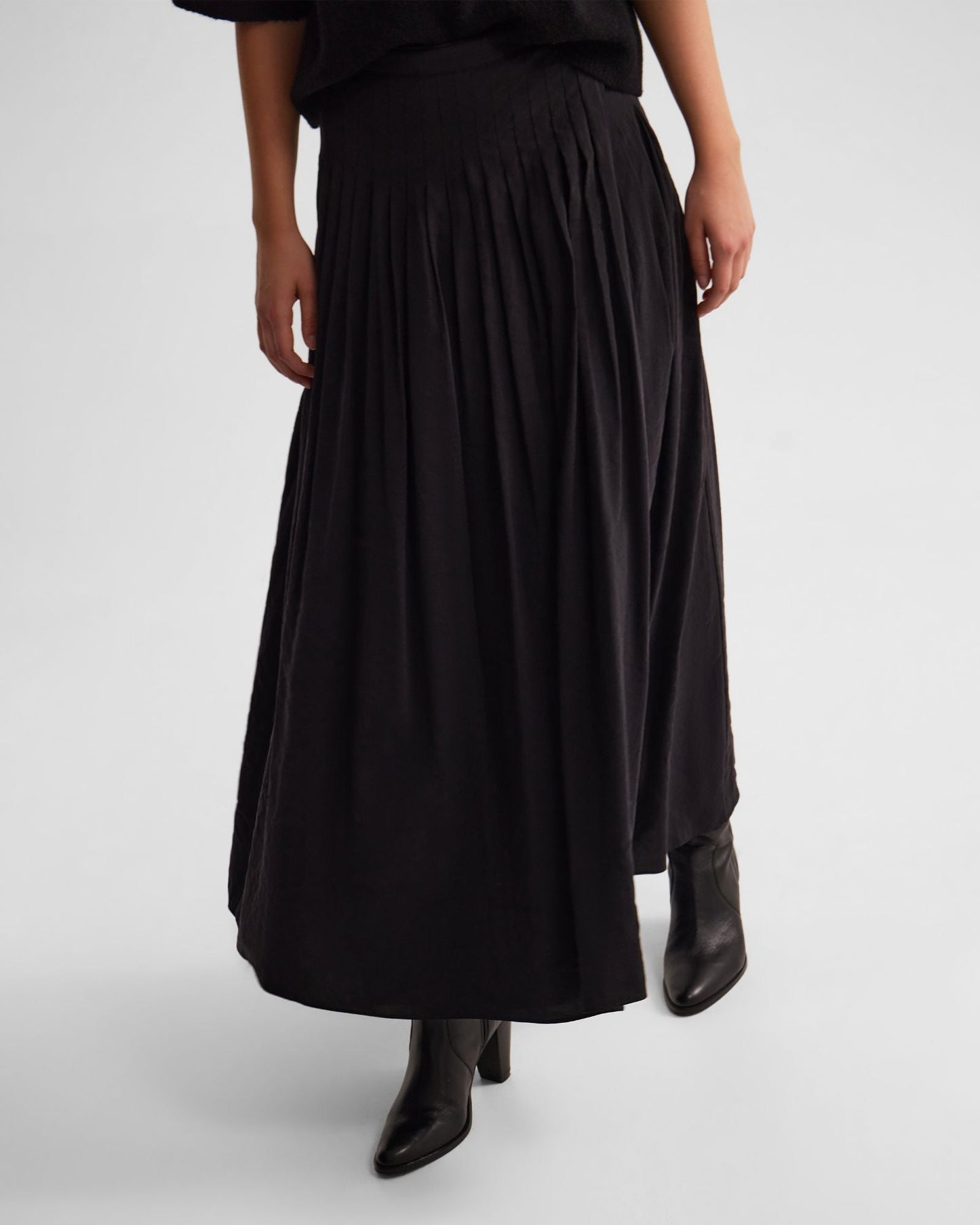 Lauren Pleated Skirt