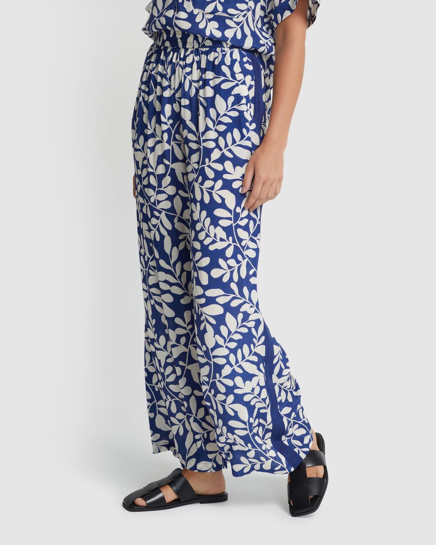 Chantel Pants With Sideleg Tape