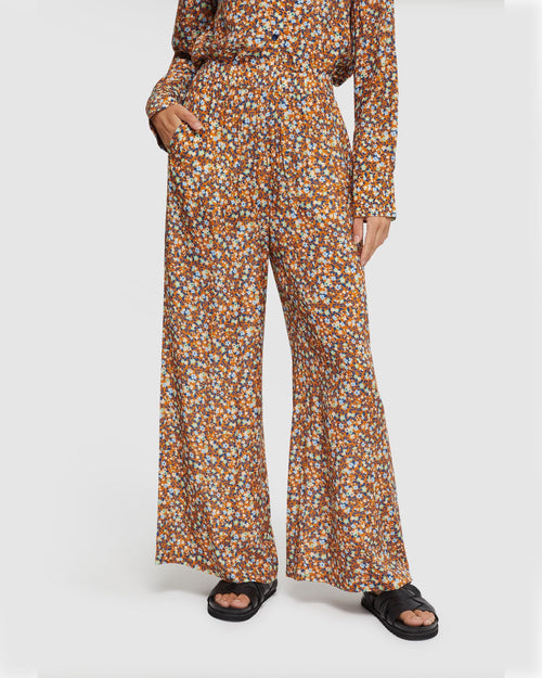 Chantel Floral Print Leg Pants