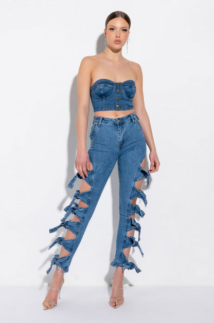 ALL AROUND ME SKINNY JEANS